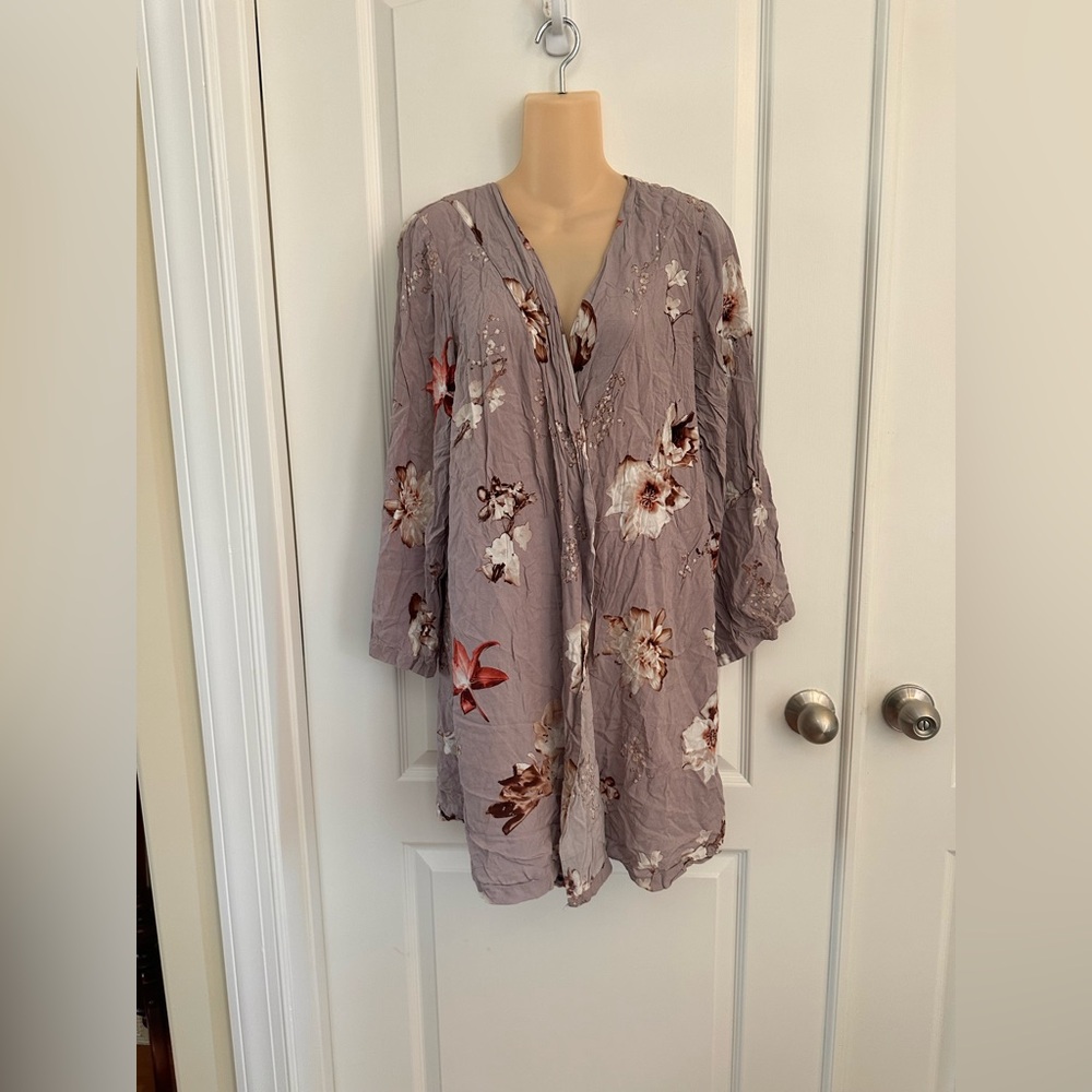 Plum Pretty Sugar‎ Floral Robe